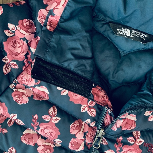 The North Face Womens Down Full Zip Puffer Jacket Floral Print Navy Pink Small - Picture 12 of 16